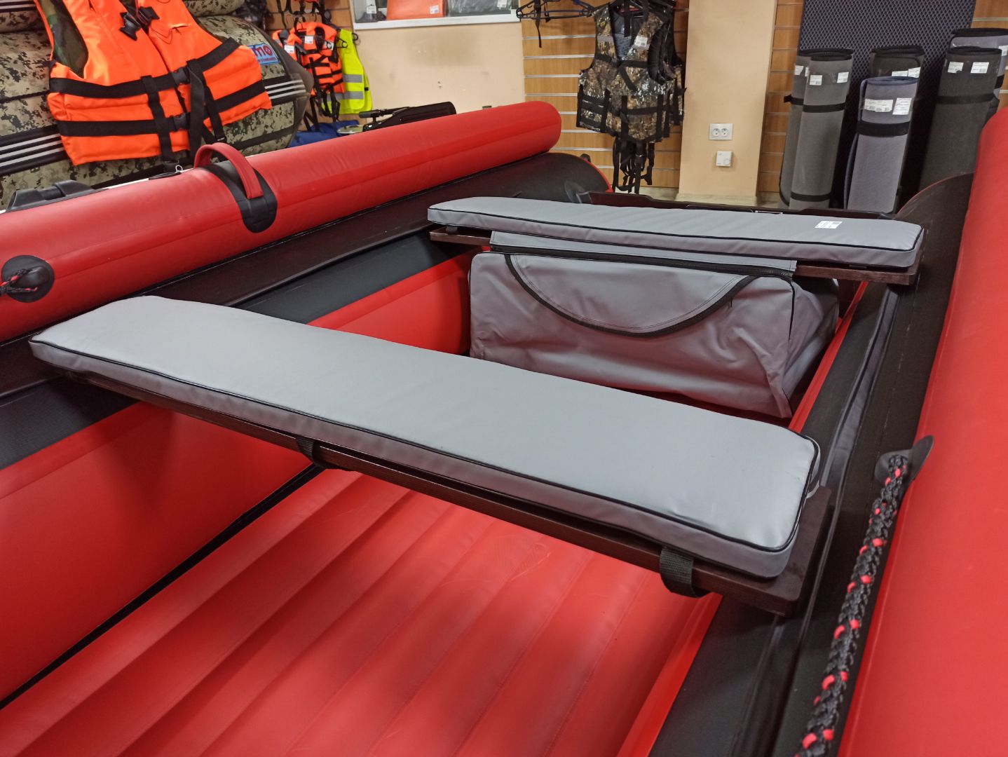 КОМПЛЕКТ МЯГКИХ НАКЛАДОК С СУМКОЙ ДЛЯ ЛОДОК 110Х20 СЕРЫЙ в Стерлитамаке