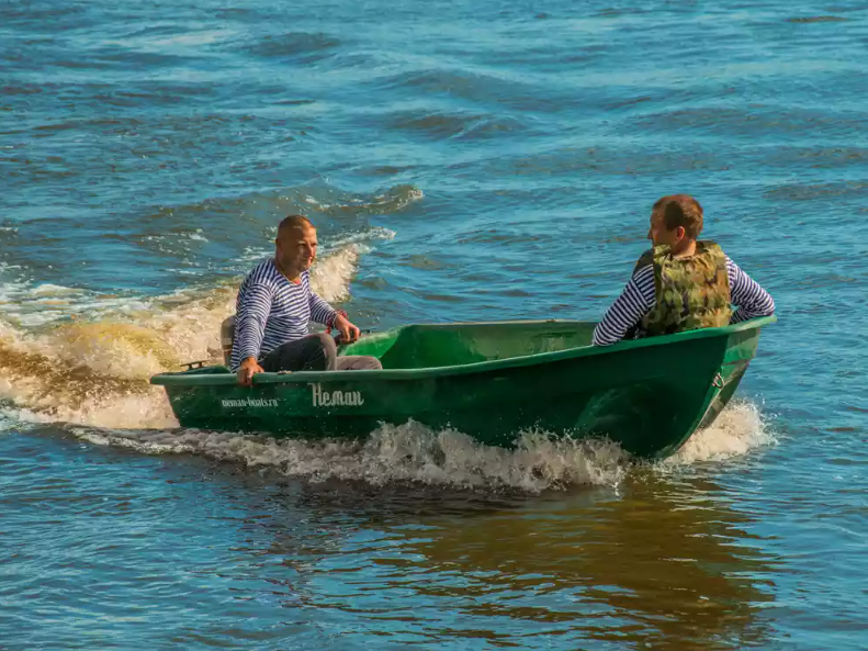 Стеклопластиковая лодка Neman-340 (тримаран) в Стерлитамаке