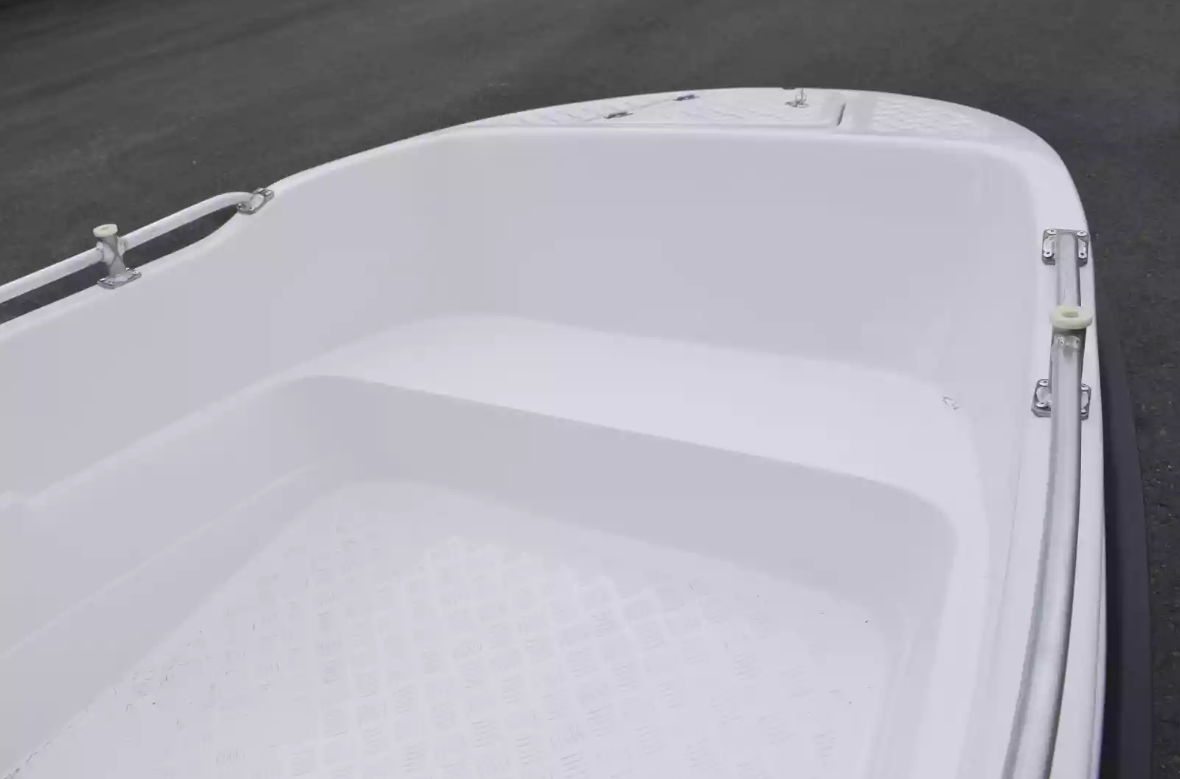 Стеклопластиковая лодка Пингвин New (тримаран) в Стерлитамаке