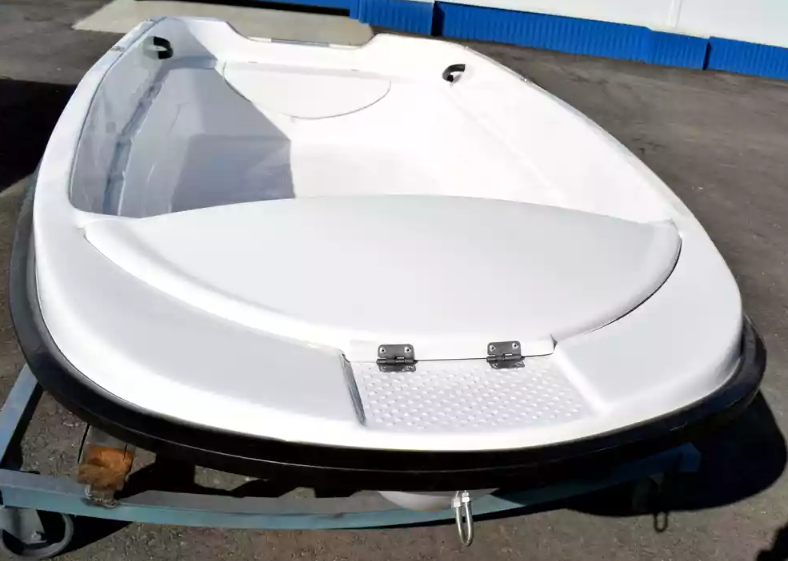 Стеклопластиковая лодка Пингвин (тримаран) в Стерлитамаке